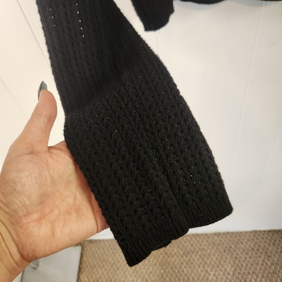 American Eagle Black Crochet Long Bell Sleeve Cropped Sweater Size XL Boho Y2k - Picture 6 of 10